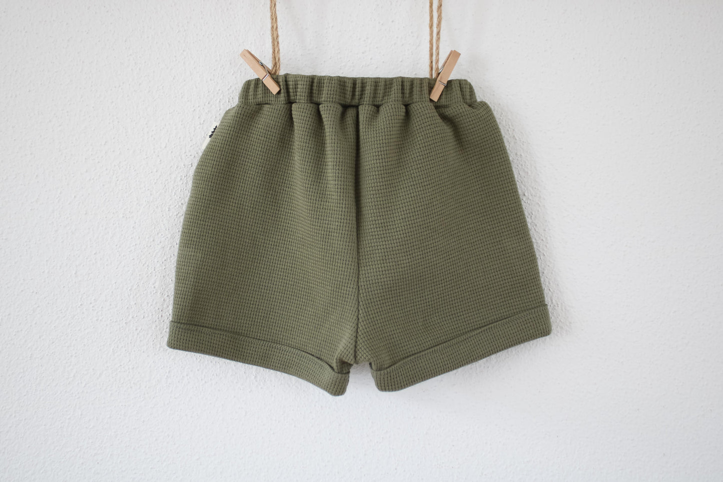 Shorts "Waffel" (Oliv)