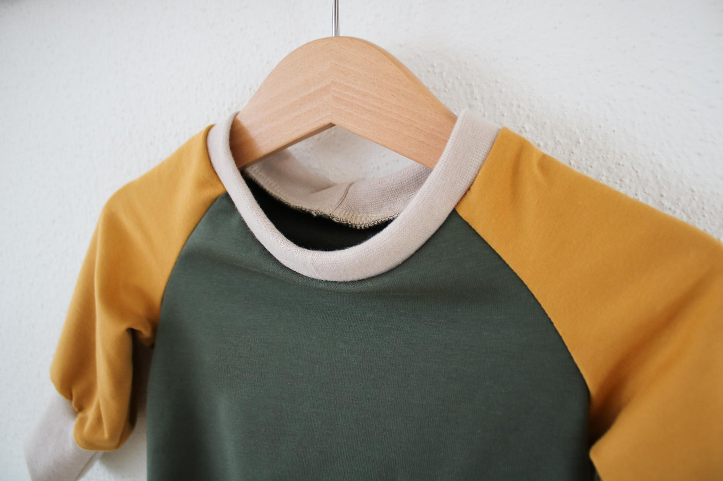Sweater "Color Block" (Oliv)