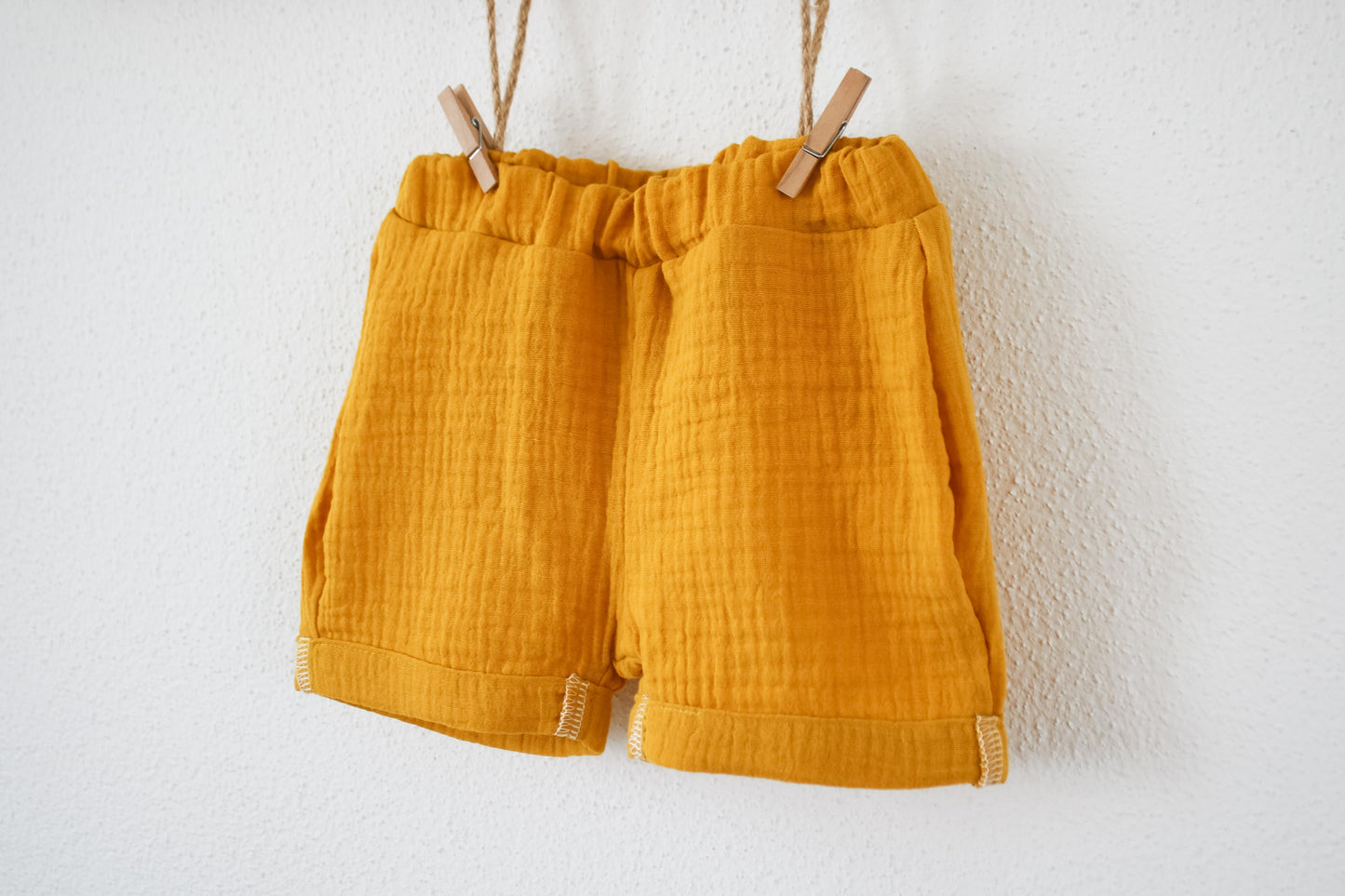 Shorts "Musselin" (Senfgelb)